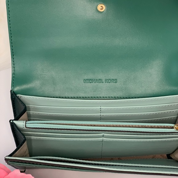 ❤️ Michael Kors CarryAll Tote & Wallet - Picture 7 of 8